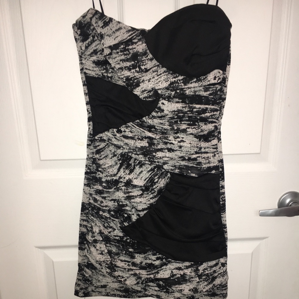 Black white mini dress strapless